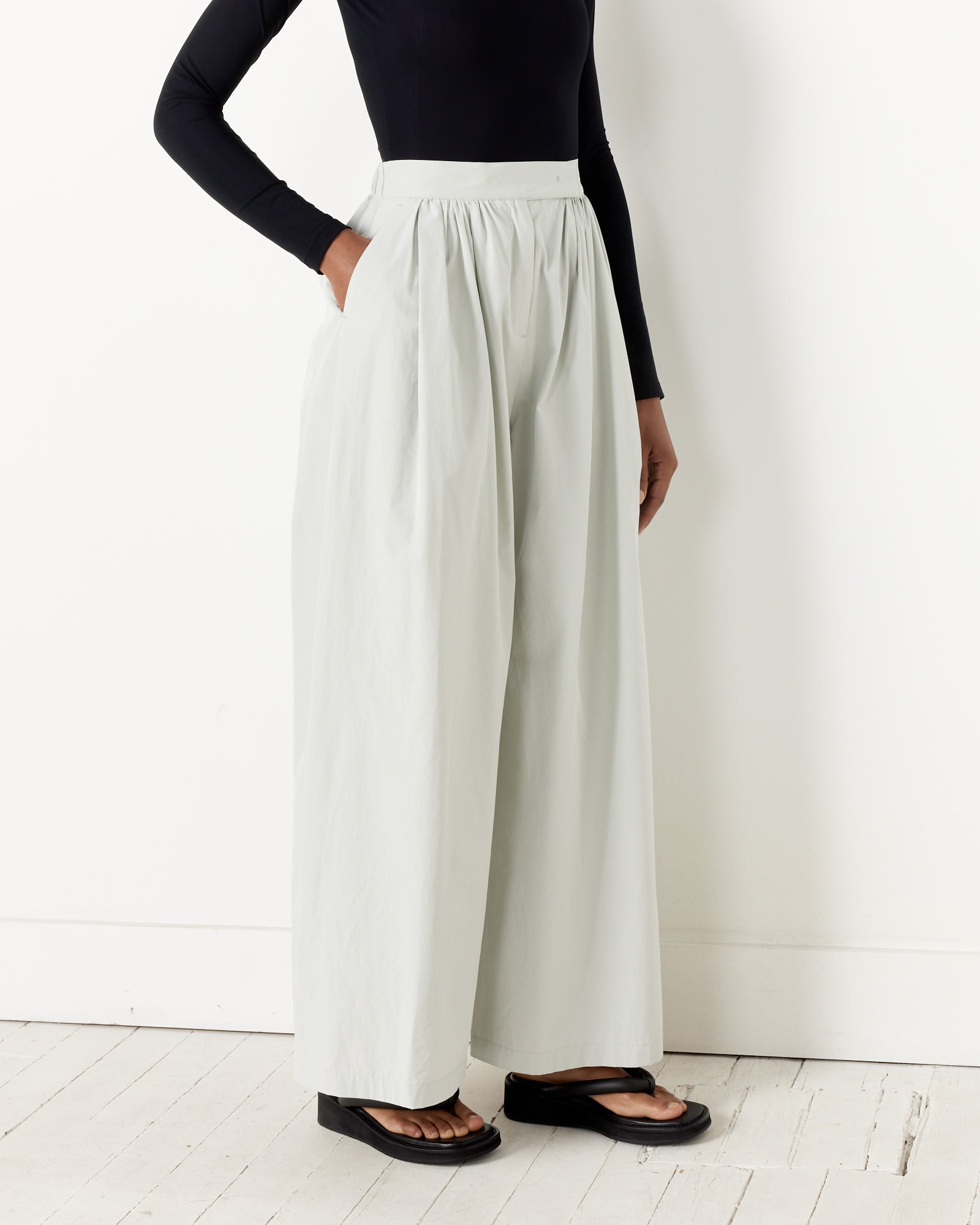 Shirring Banding Pant in Light Grey