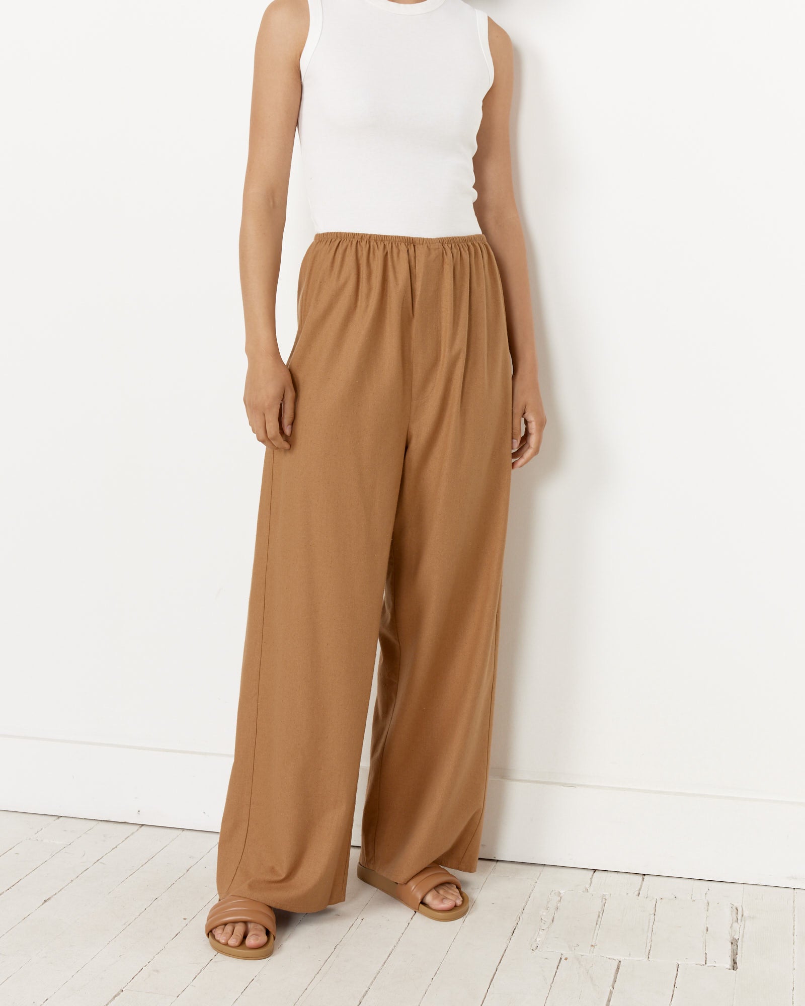 Stoa Pant in Bath Brown